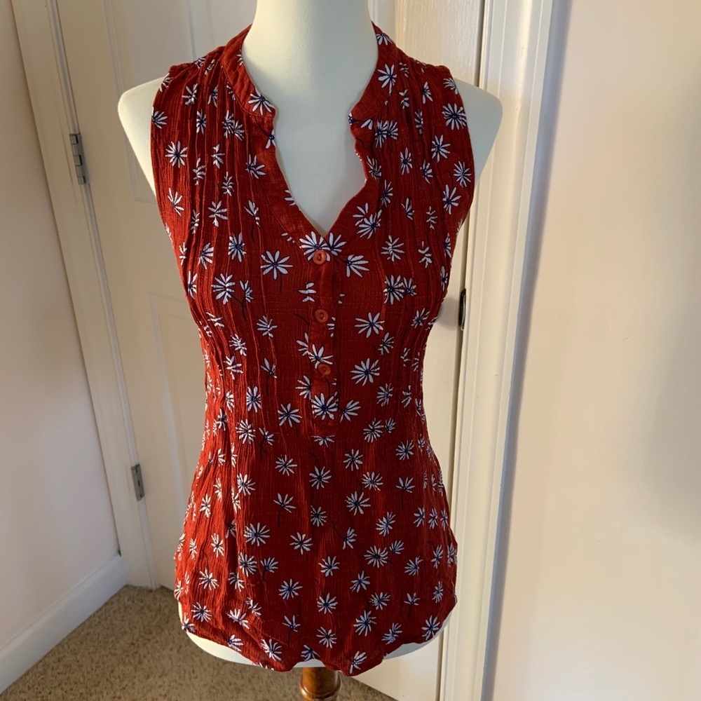 Market & Spruce lightweight sleeveless top